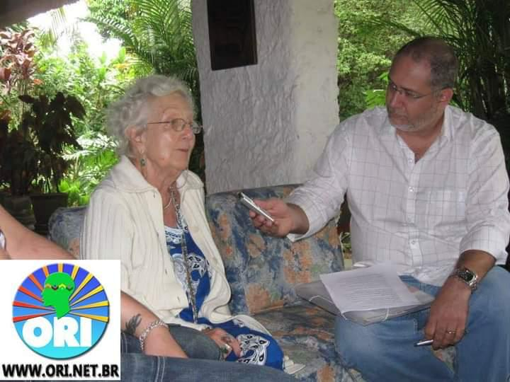 Márcio de Jagun com a Yalorixá Giselle Omindarewá