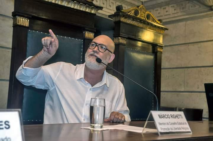 Márcio de Jagun durante uma palestra